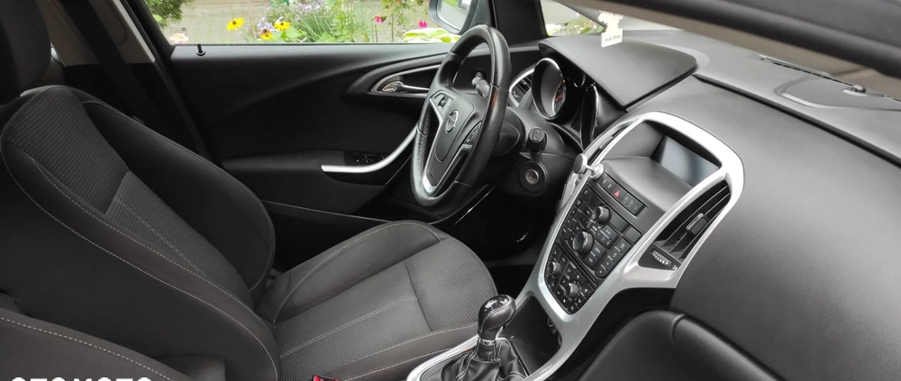 Opel Astra cena 32900 przebieg: 100500, rok produkcji 2011 z Puławy małe 137